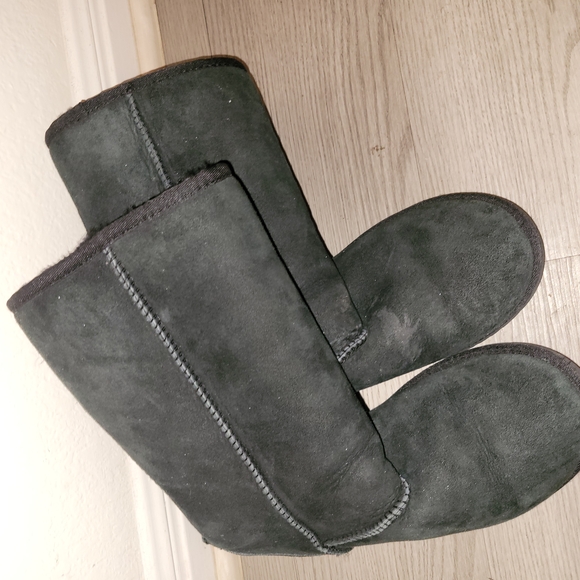 Ugg girls Black Suede Tall Boots - Picture 2 of 8